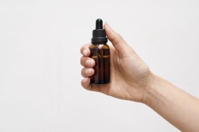 cbd oil 5358424 1280 1